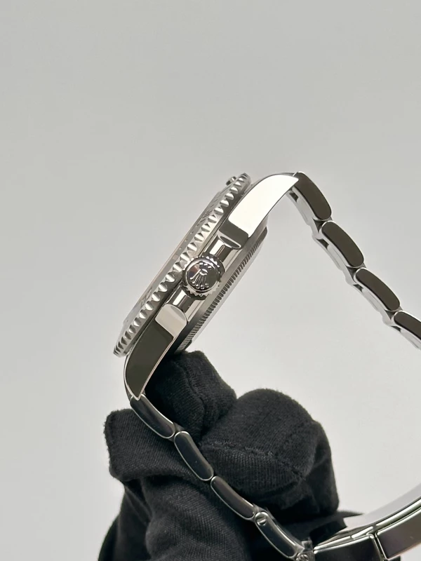 Rolex 41 mm Steel 124060-0001 4
