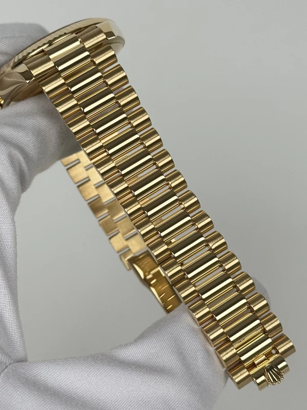 Rolex 40 mm Yellow Gold 228238-0002 5
