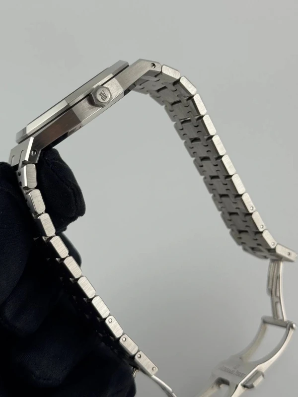 Audemars Piguet Selfwinding 39 mm 15300ST.OO.1220ST.02 6