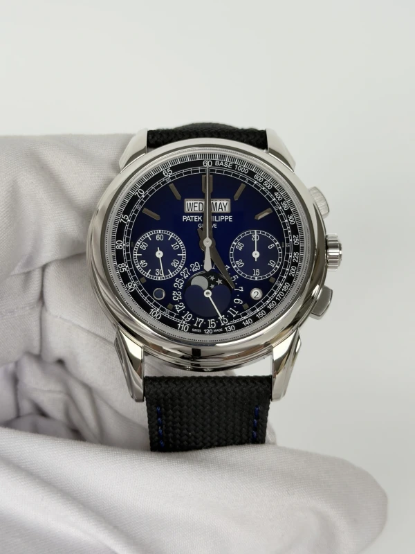 Patek Philippe CHRONOGRAPH. PERPETUAL CALENDAR. 5270P-016 2