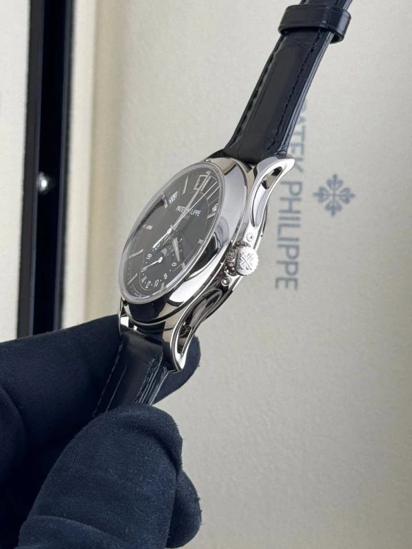 Patek Philippe ANNUAL CALENDAR 5205 5205G-013 4