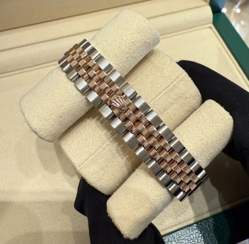 Rolex 28 mm Steel and Everose Gold 279171-0007 5