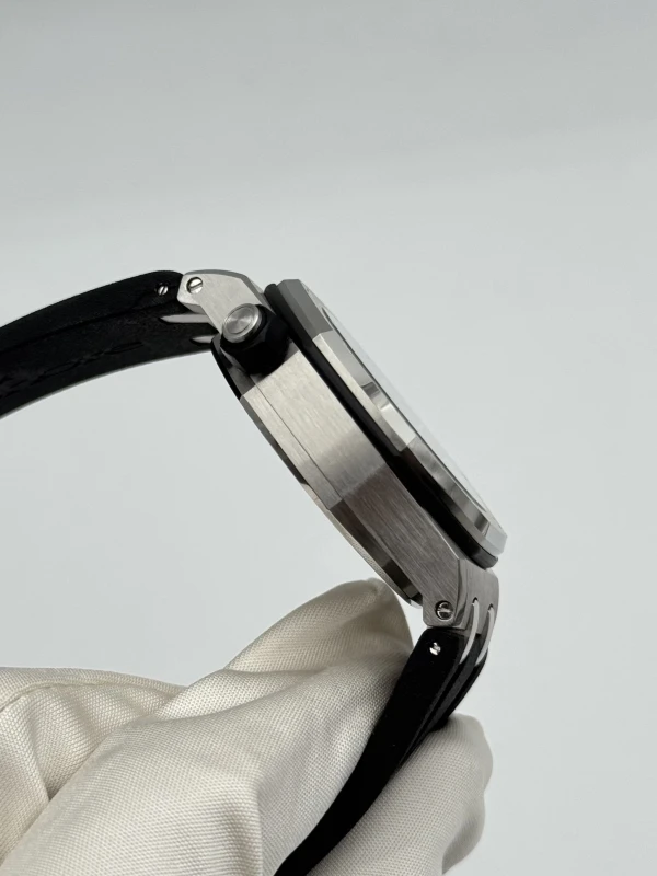Audemars Piguet Diver 15703ST.OO.A002CA.01 5
