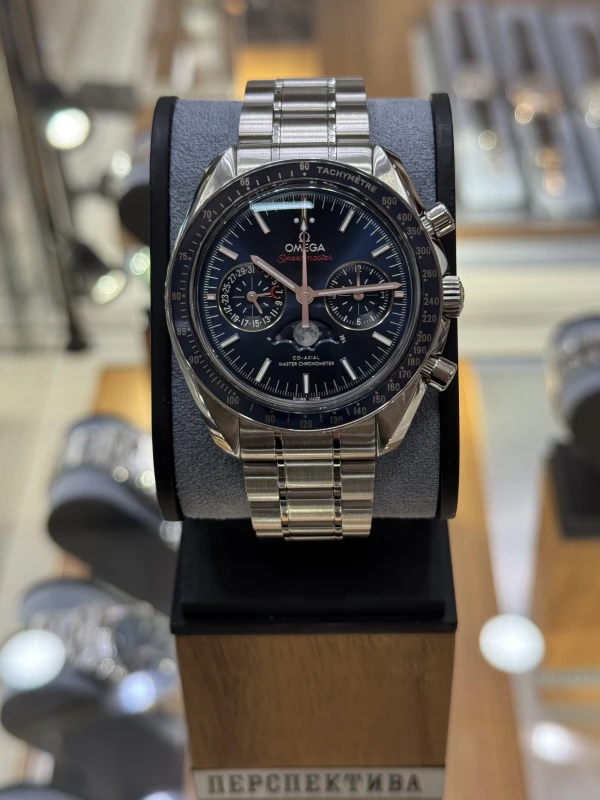 Omega Moonwatch Omega Co-Axial Master Chronometer Moonphase Chronograph 304.33.44.52.03.001 2