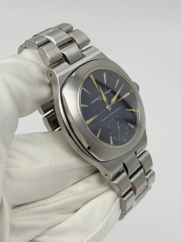 Laurent Ferrier TOURBILLON BLUE LCF041.2.AC.C1GO 2
