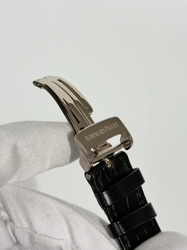 Audemars Piguet Chronograph Automatic  26100BC.OO.D002CR.01 5