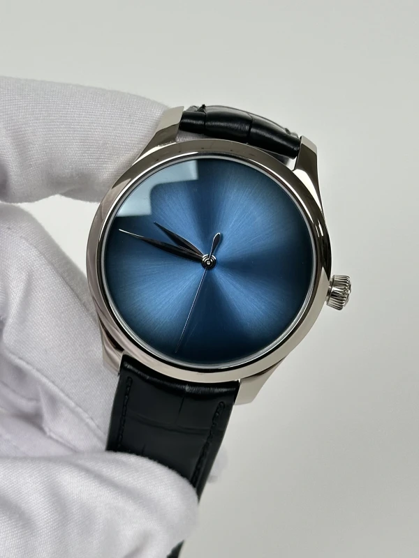 H. Moser & Cie Centre Seconds 1200-0215 4