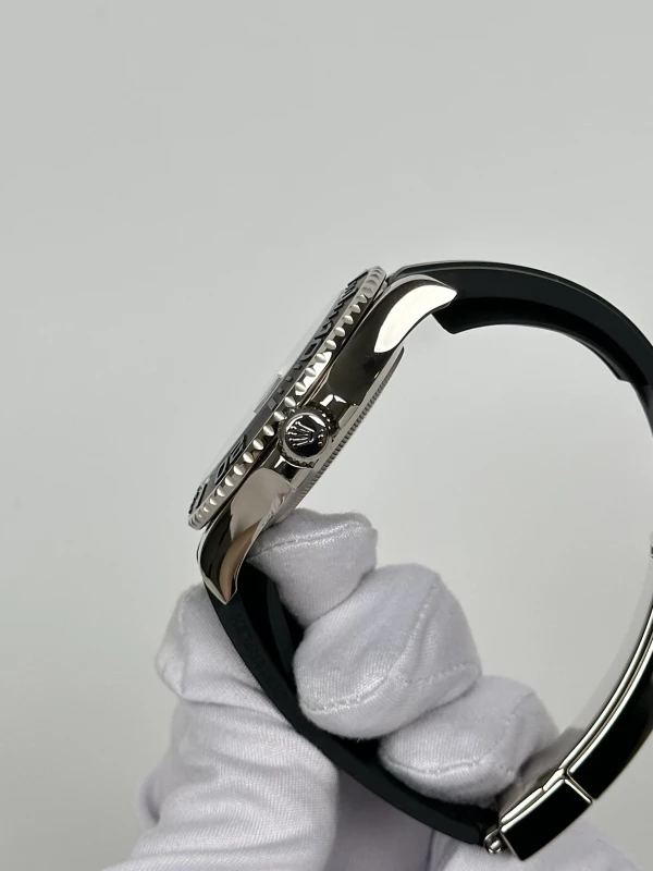 Rolex Oyster, 42 mm, white gold 226659-0002 6