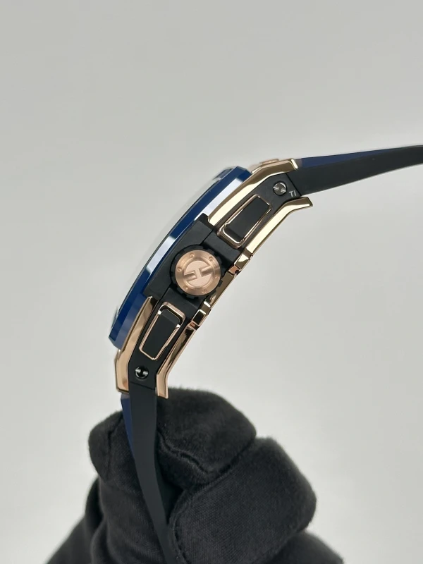 Hublot KING GOLD BLUE CERAMIC 642.OL.7180.RX 6