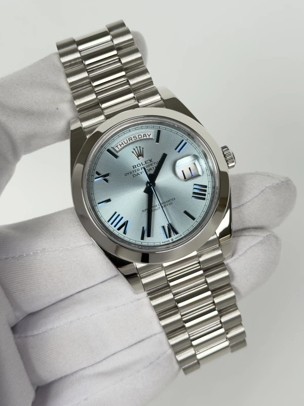 Rolex 40 mm, platinum 228206-0001 2