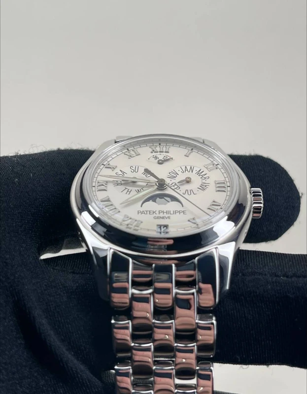 Patek Philippe Annual Calendar 5036 5036/1G-018 4