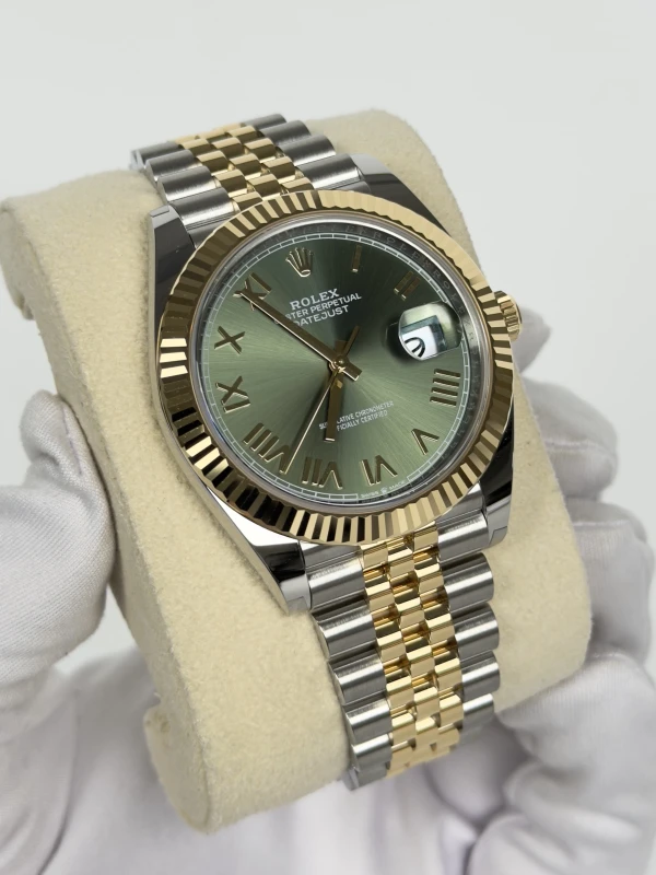 Rolex 41 mm, steel and yellow gold 126333-0024 2
