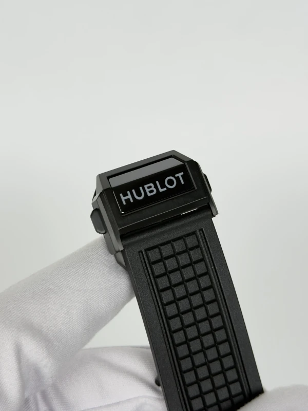 Hublot UNICO BLACK MAGIC 821.CM.0130.RX 6