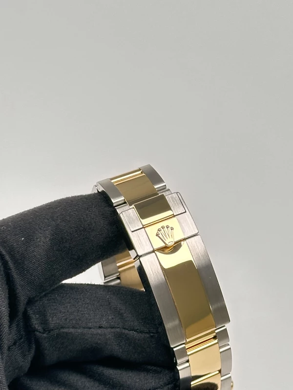Rolex Cosmograph 40mm Steel and Yellow Gold 116503-0008 7
