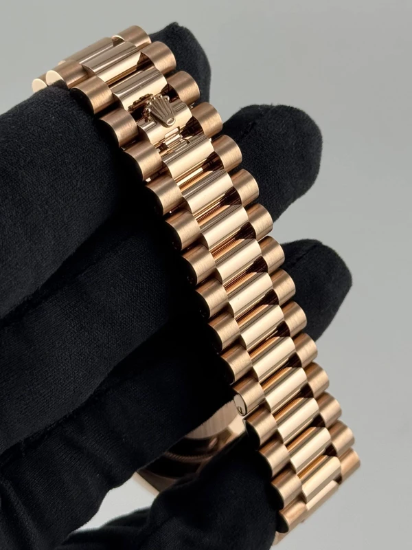 Rolex 40 mm Everose Gold 228235-0002 7