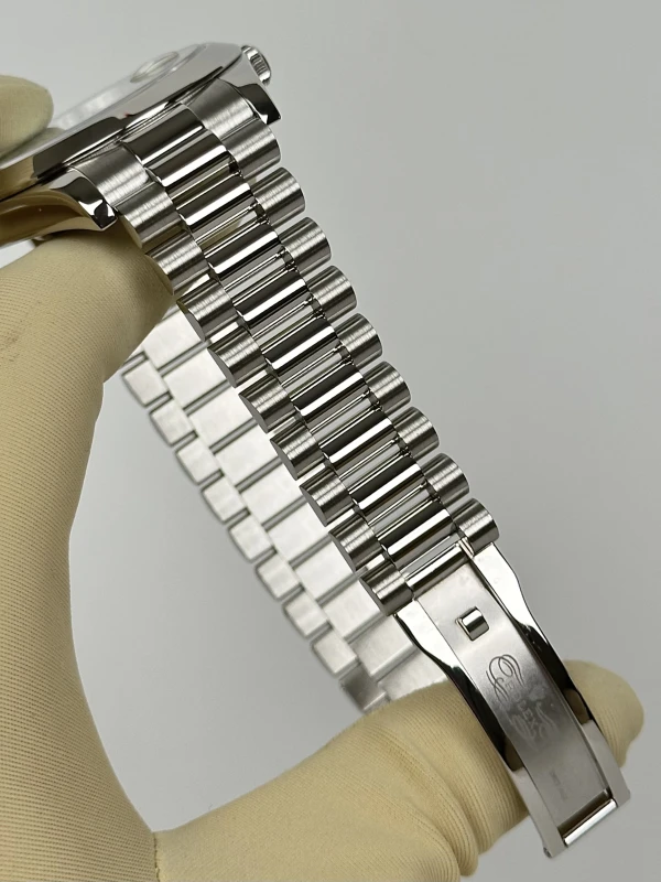 Rolex 41 mm, platinum 218206 ibldp 6