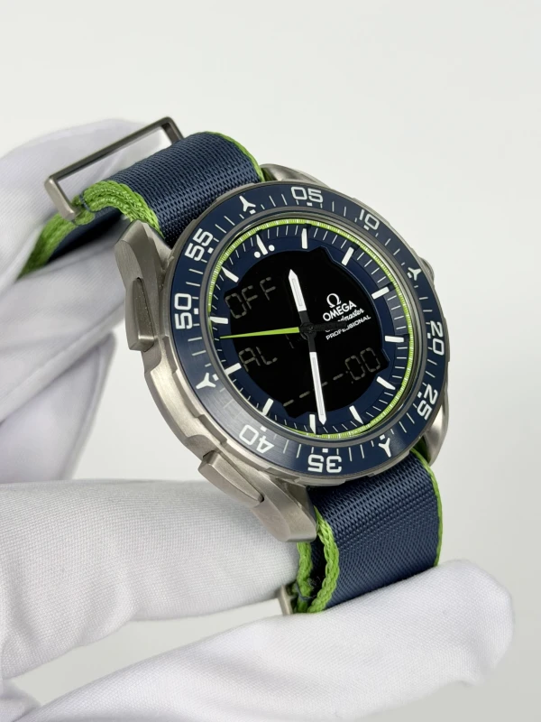 Omega SKYWALKER X-33 CHRONOGRAPH 45 MM Solar Impulse Limited Edition 318.92.45.79.03.001 3