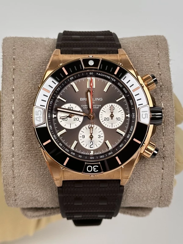 Breitling SUPER B01 44 RB0136E31Q1S1 2