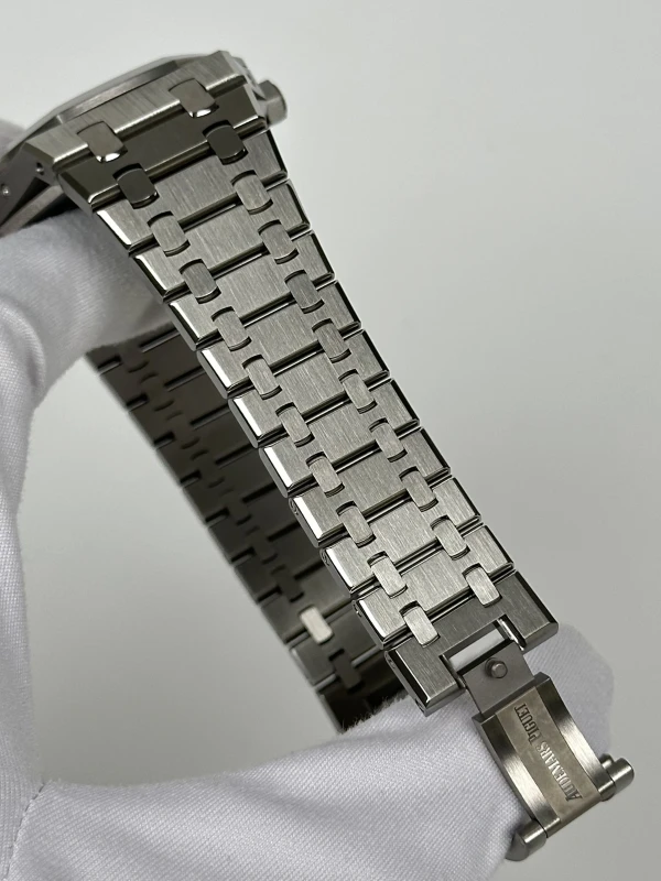 Audemars Piguet Perpetual Calendar 26615TI.OO.1220TI.01 6