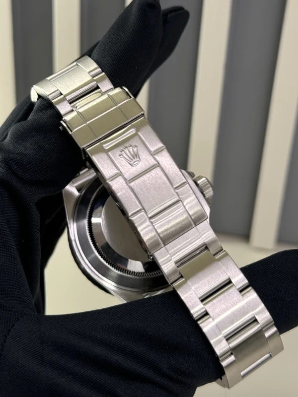 Rolex 16610LV 5
