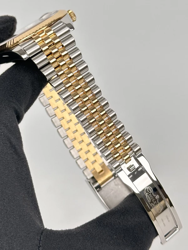 Rolex 41mm Steel and Yellow Gold 126333-0010 6