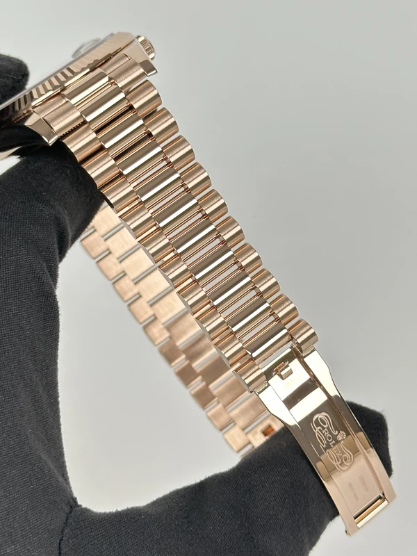 Rolex 40 mm Everose Gold  228235-0001 6