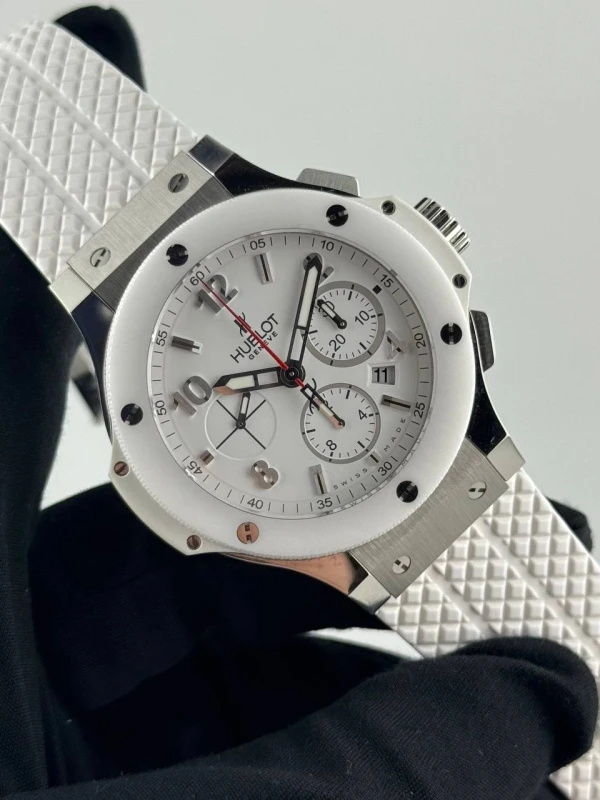 Hublot St. Moritz 44mm 301.SE.230.RW 3
