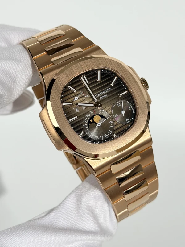 Patek Philippe NAUTILUS 5712/1R-001 2