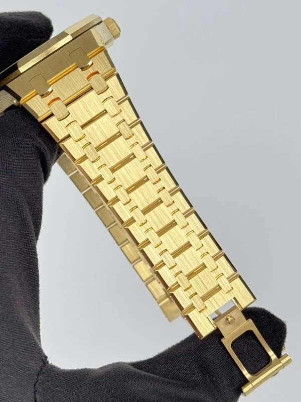 Audemars Piguet 26730BA.OO.1320BA.01 7