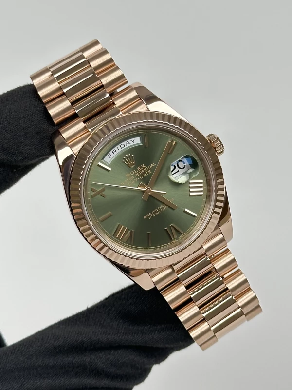 Rolex 40 mm Everose Gold 228235-0025 2