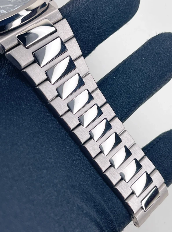 Patek Philippe 5976/1 5976/1G - 40th Anniversary 6