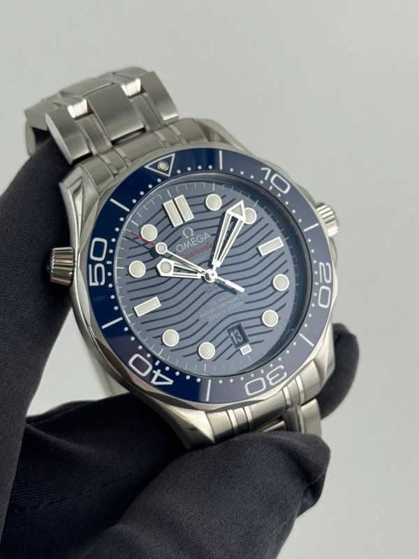 Omega DIVER 300M 210.30.42.20.03.001 3