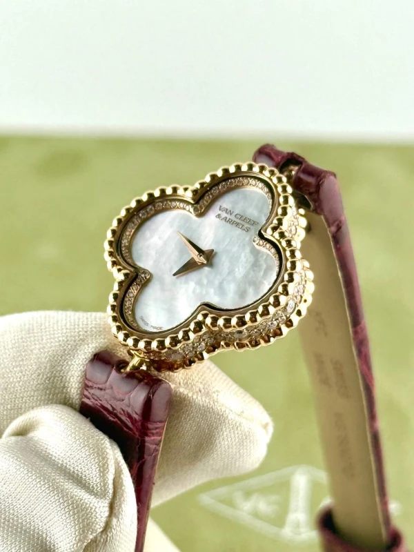 Van Cleef & Arpels VCARO8WS00 8