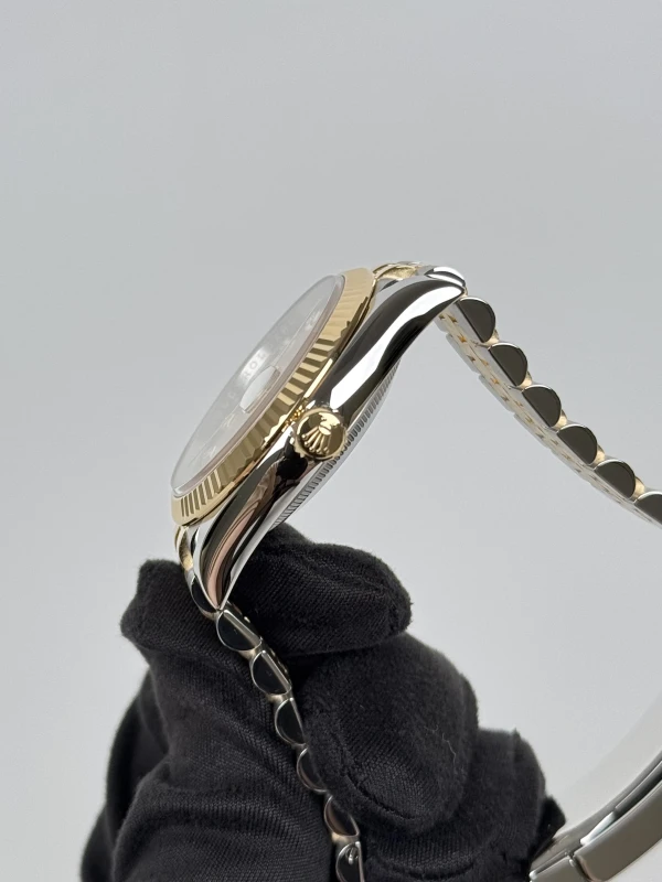 Rolex 36 MM, OYSTERSTEEL AND YELLOW GOLD 126233-0017 4