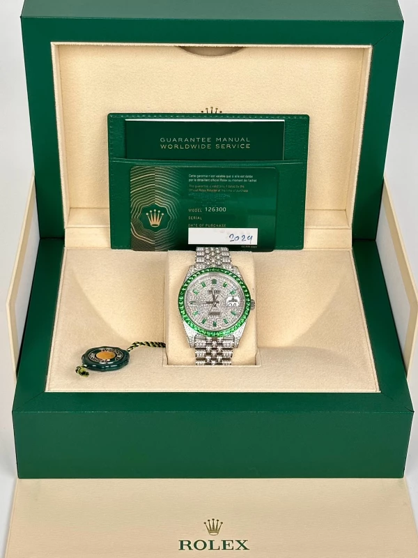 Rolex 41 mm 126300FIX emerald 5