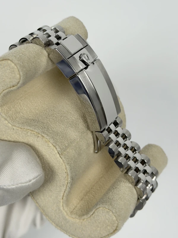 Rolex 126710GRNR-0003 4