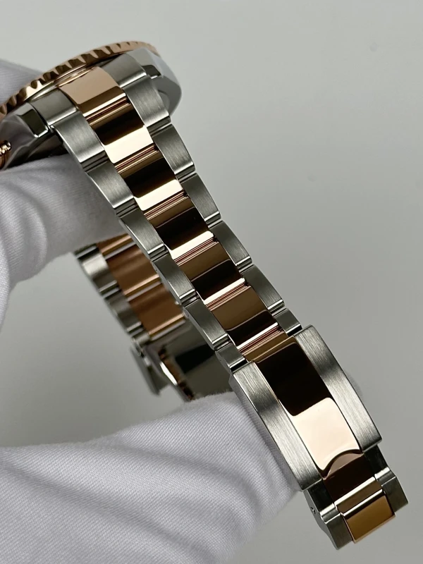 Rolex II 44 mm, steel and Everose gold 116681-0002 5