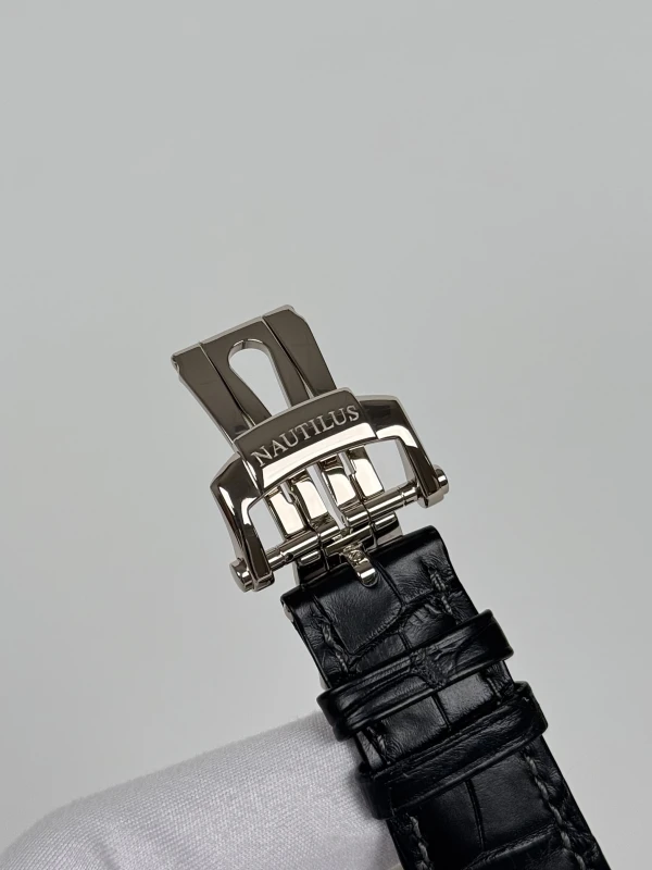 Patek Philippe 5712 5712G-001 8