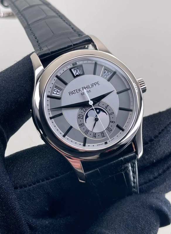 Patek Philippe 5205G-001 5205G-001 3