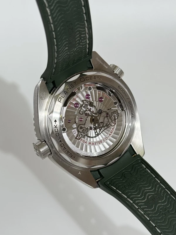 Omega Planet Ocean 600 m 215.32.44.21.06.001 7