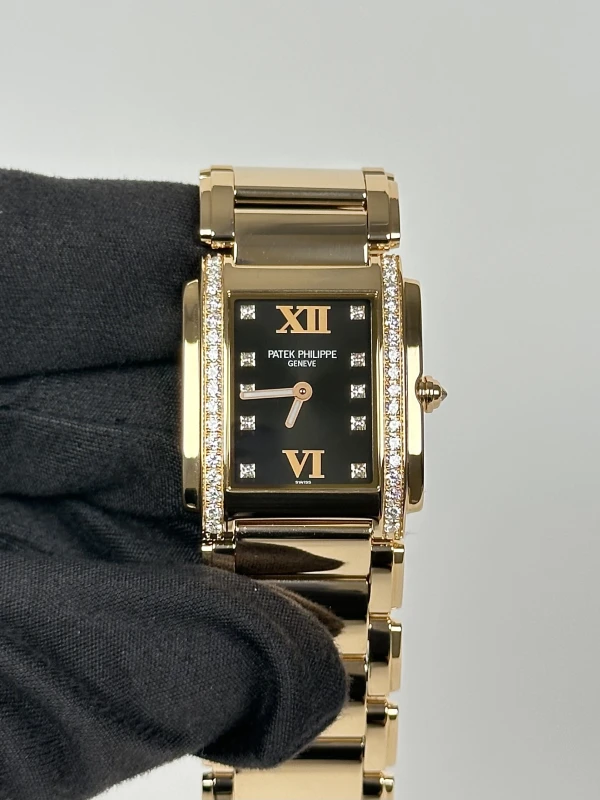 Patek Philippe 4910/11R-001 4910/11R-001 3