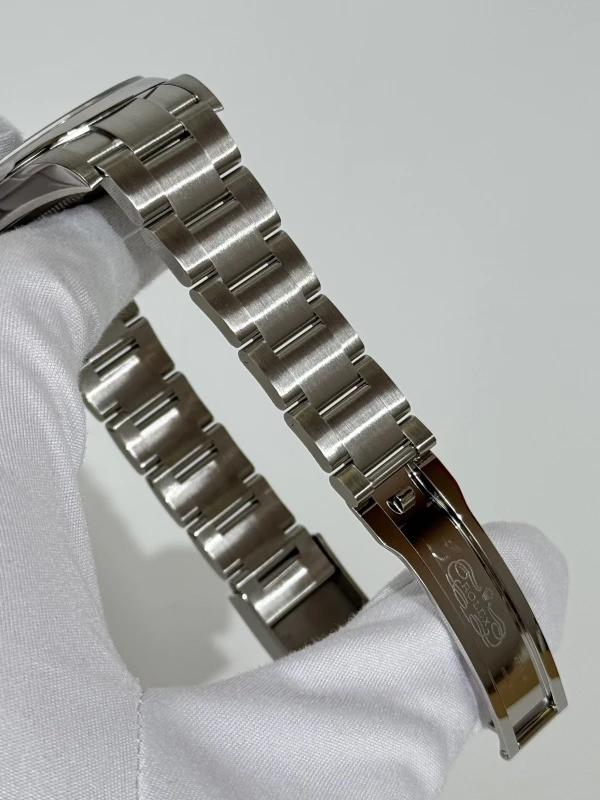 Rolex 39 mm, Oystersteel 114300-0002 4