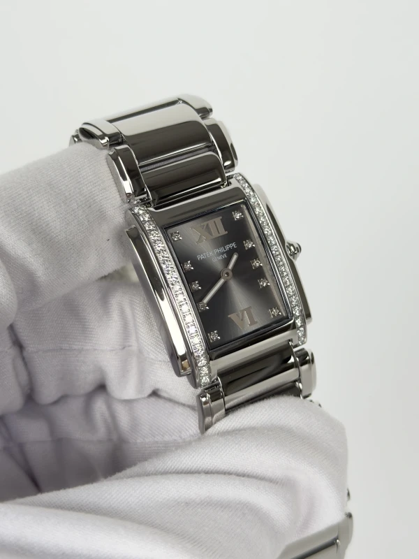 Patek Philippe 4910/10 4910/10A-010 3