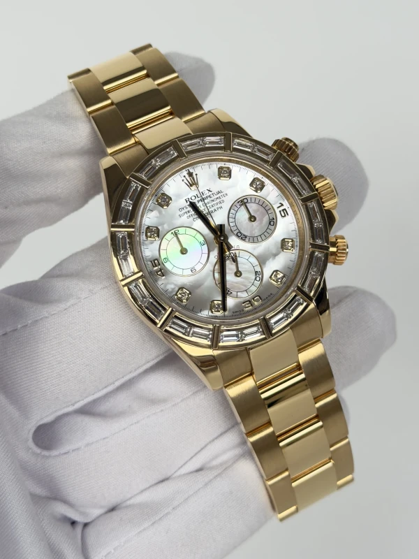Rolex Cosmograph 40mm Yellow Gold 116586BR 2
