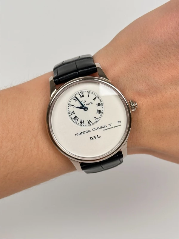 Jaquet Droz Petite Heure Minute J005034202 9