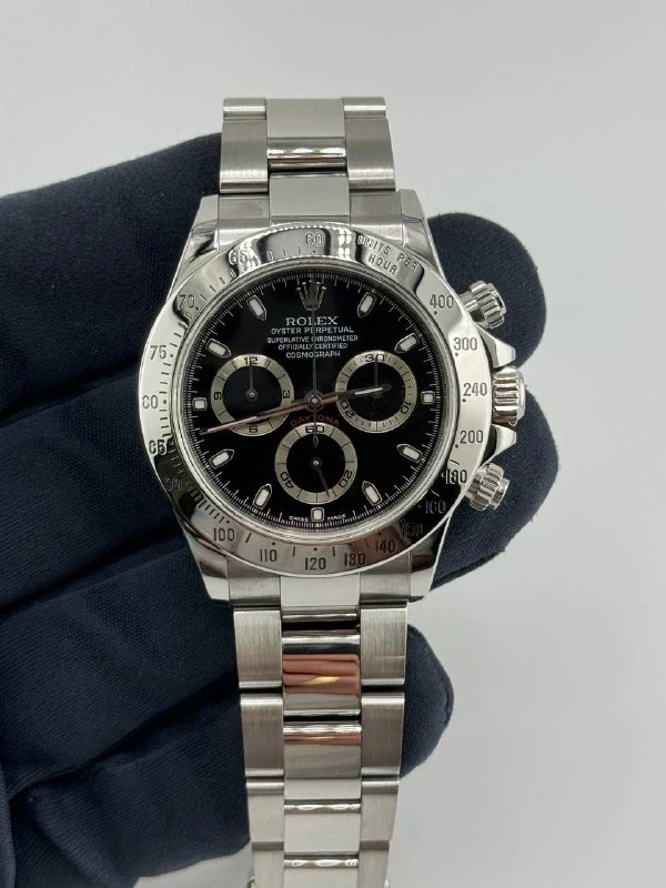 Rolex Cosmograph 40mm Steel 116520 2