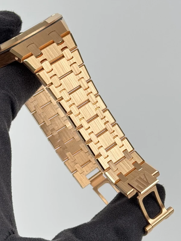 Audemars Piguet Royal Oak Selfwinding 37 mm «50-летний юбилей» 15551OR.ZZ.1356OR.03 6