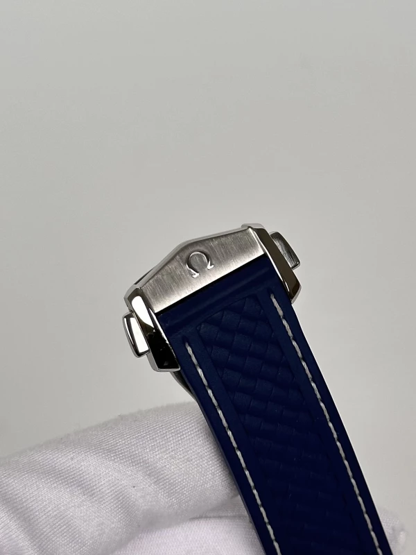 Omega 220.12.41.21.06.001 8