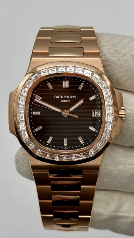 Patek Philippe 5723 5723/1R-010 2