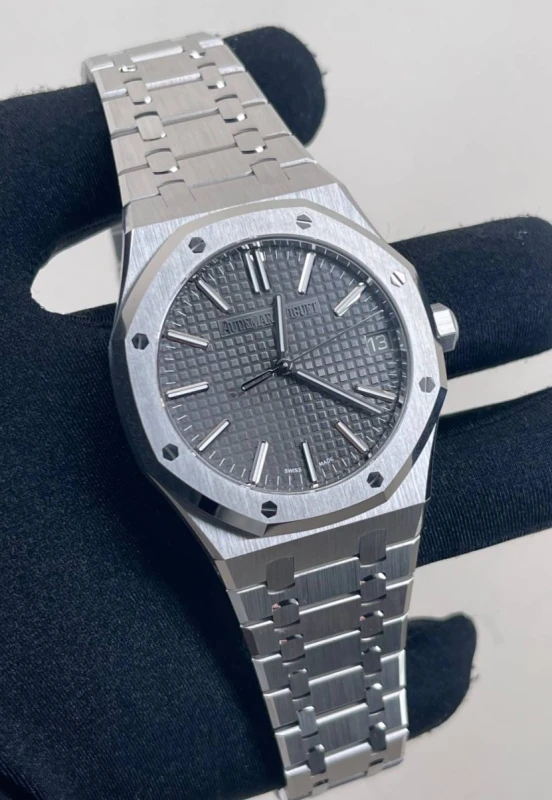 Audemars Piguet 15510ST.OO.1320ST.10 3